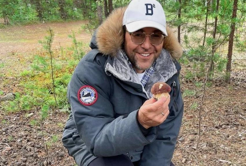 Андрей Малахов рассказал о необычных салфетках с ДНК девственниц