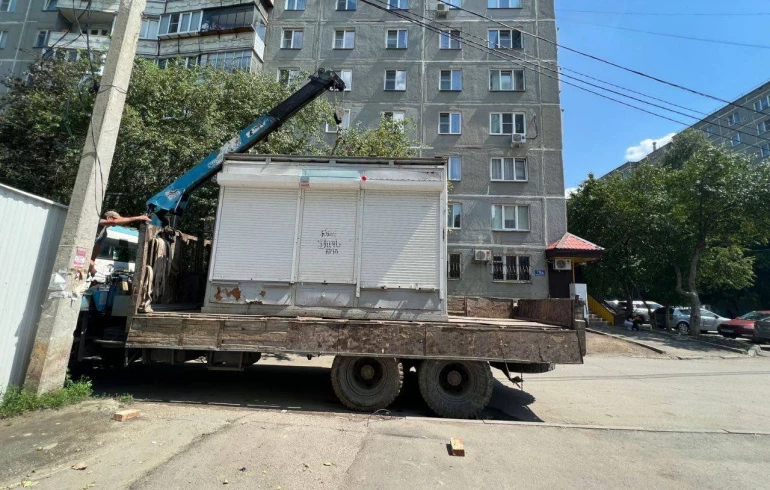 На северо-западе Челябинска второй раз убрали киоск, в котором продавали подозрительный алкоголь