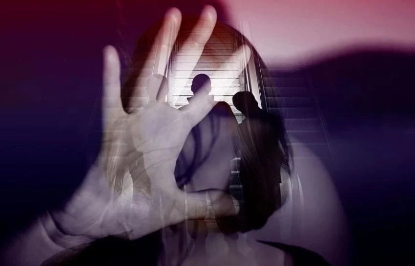 Девочка подала международный сигнал о помощи в эфире Первого канала