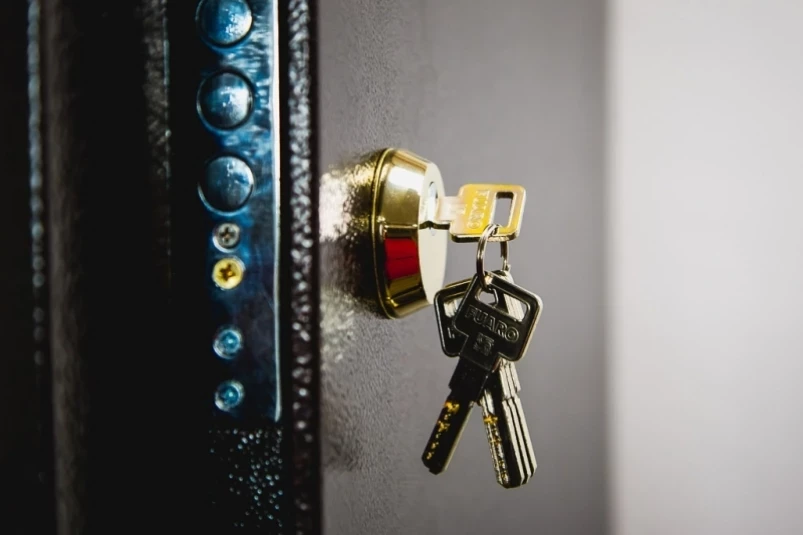 У высокопоставленного экс-сотрудника ГИБДД Приморья конфискуют квартиру за 6,5 млн рублей