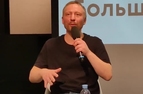 Актер Дмитрий Куличков назвал себя счастливым мужем и отцом