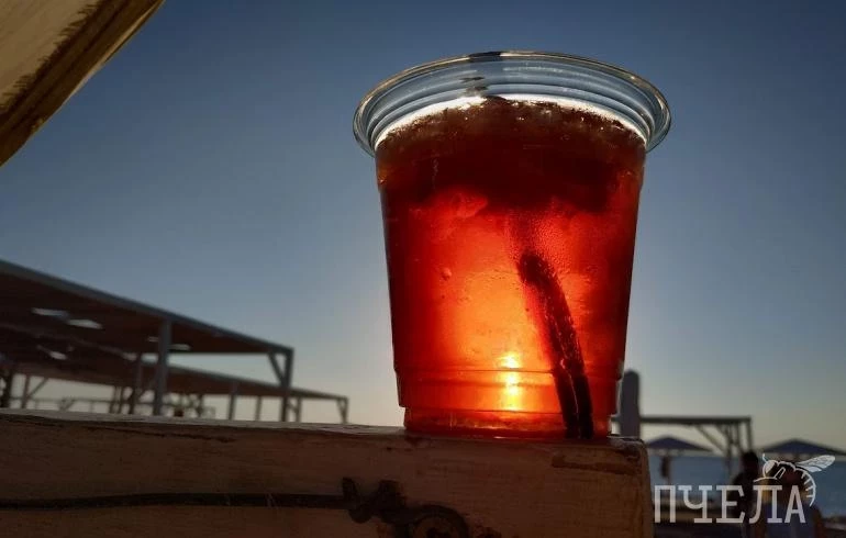 Напитки, о которых пора забыть этим летом, перечислили в Роскачестве