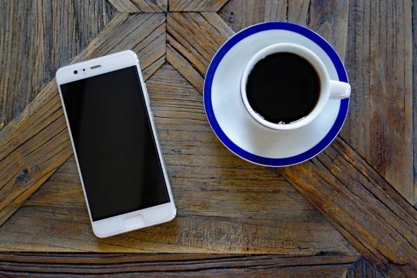 Android Authority опубликовал рендер похожего на iPhone смартфона Fairphone 5