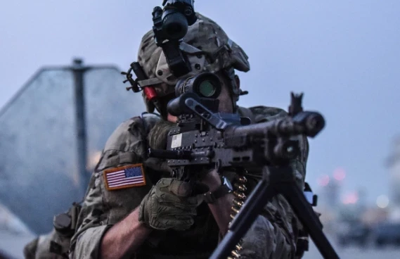 Отставной американский офицер Крапивник объяснил странное перемещение военной техники в США