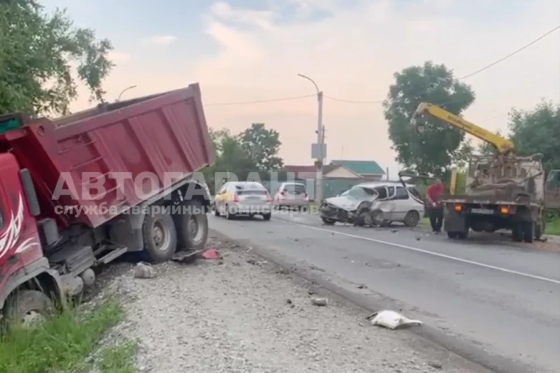 Жесткое ДТП на “встречке” с самосвалом в Приморье – кадры происшествия