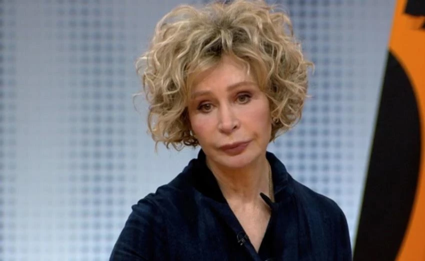 Татьяна Васильева назвала возвращающихся артистов «тараканами»