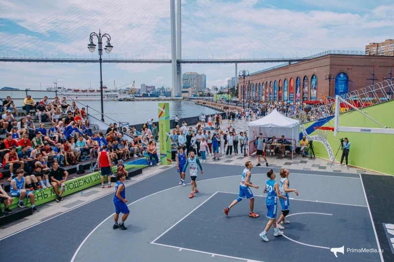 10 тысяч шагов пройдут владивостокцы в День молодежи