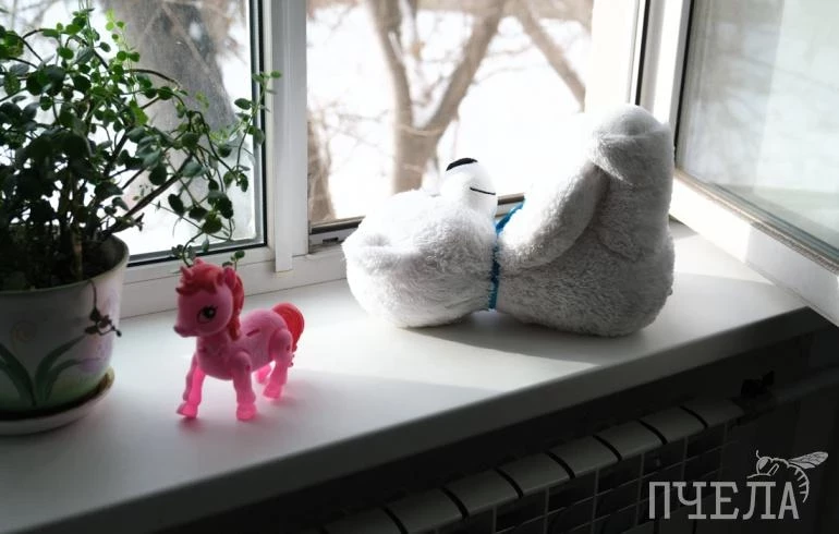 В Миассе мать погибшей под поездом 11-летней девочки ответит в суде за смерть её младшего брата