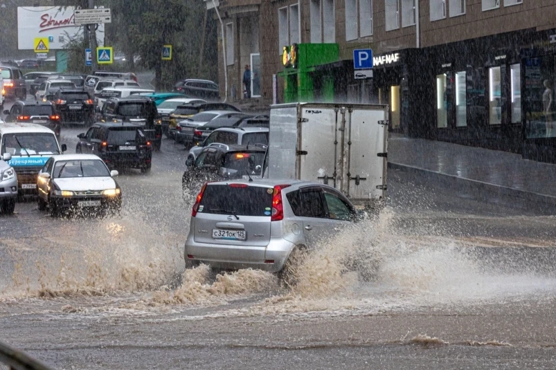 В мэрии рассказали о последствиях ночного ливня во Владивостоке