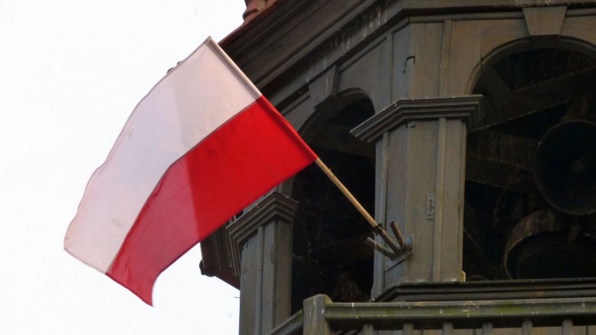 В Польше заявили о начале работы ЕС над 12-м пакетом санкций против России