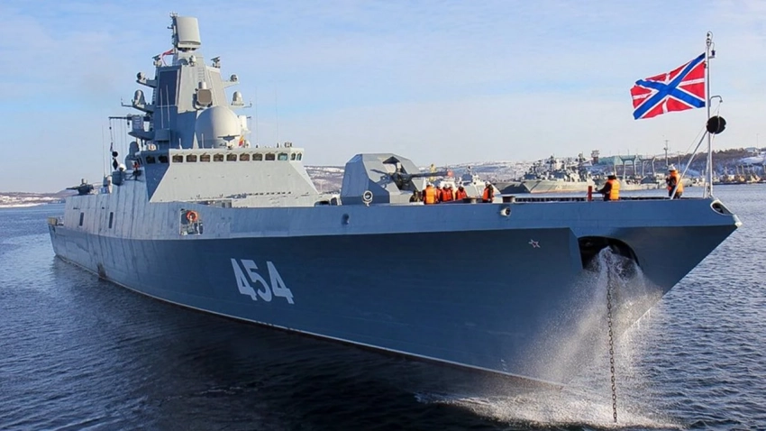 МО РФ: российские военные спасли в Средиземном море пассажиров терпящего бедствие судна