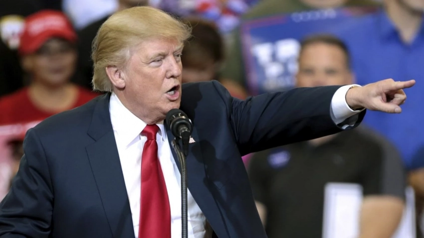 Экс-президент США Трамп объяснил, почему хранил секретные документы дома