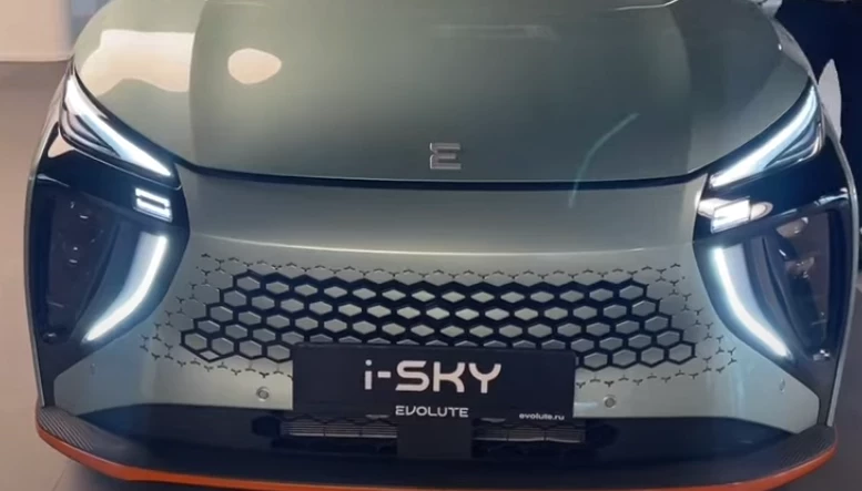 Обозреватель Гронский рассказал об режиме «кепминг» для кроссовера Evolute i-Sky