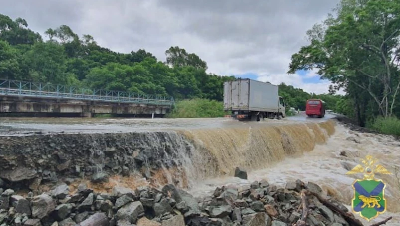 Из-за циклона в двух районах Приморья введён режим ЧС