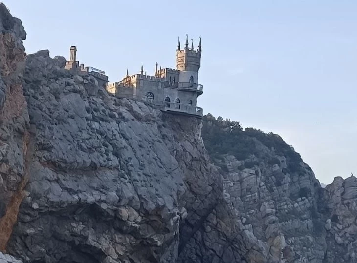 Пробка перед въездом на Крымский мост выросла до 9 километров