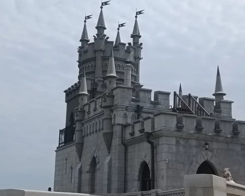 «Главный мост»: У Крымского моста образовалась пробка со стороны полуострова