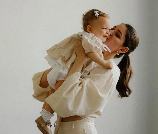 Мария Козакова поделилась первыми снимками годовалой внучки Алены Яковлевой