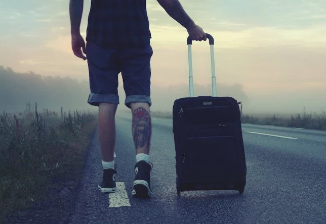 Россияне массово скупают малогабаритные чемоданы из-за новых правил авиакомпаний