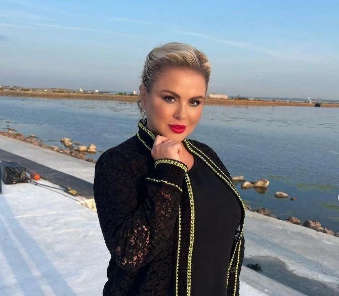 Анна Семенович после смерти директора вышла на сцену «Славянского базара» в траурном наряде