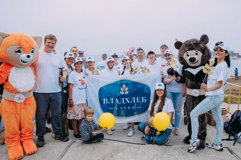 Сотрудники “Владхлеб” стали призерами городских соревнований по гребле на “Драконах”