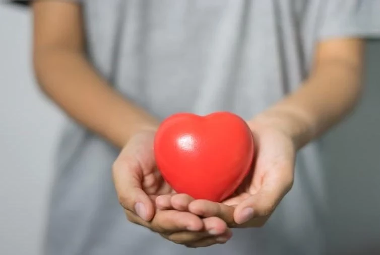 Офтальмолог Семакина предупредила о проблемах с глазами, которые подстерегают летом