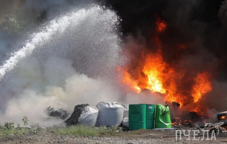Родителям юных поджигателей из Миасса пришлось оплатить стоимость сожжённых мусорных баков