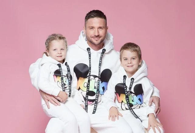 Сын Сергея Лазарева Никита научился самостоятельно готовить пиццу