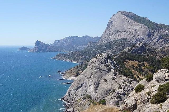 Эксперты АТОР рассказали, что делать туристам, опоздавшим в гостиницу в Крыму