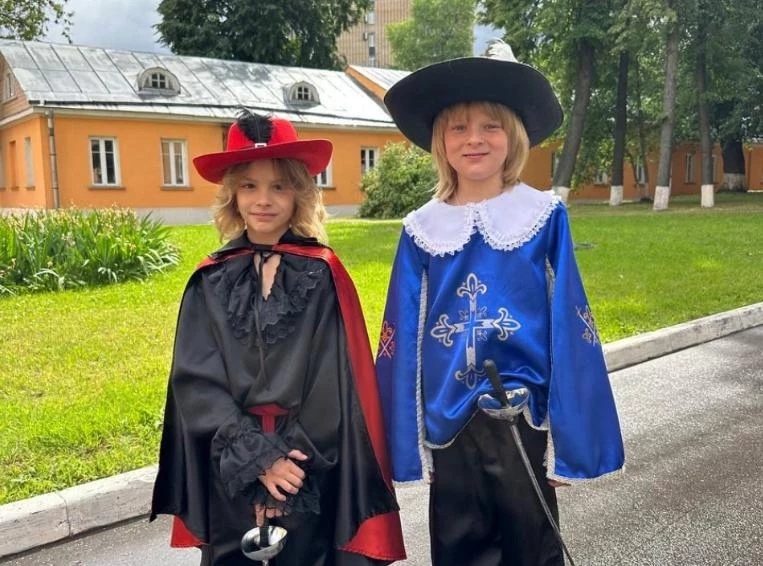 Дети Тимати и Рудковской снимутся вместе с Боярским в ремейке фильма «Три мушкетёра»