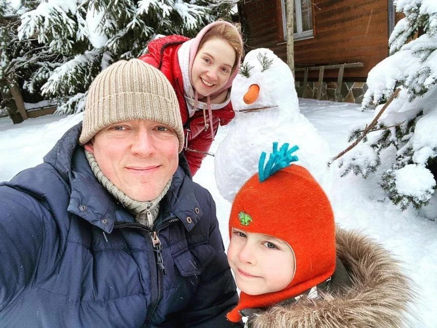 Звезда «Кухни» Сергей Лавыгин не смог с первого раза перерезать пуповину