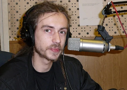 Рэпер ST рассказал, что до сих пор слушает кассету с автографом Децла