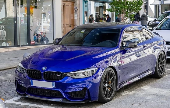 Назван ТОП-5 самых недорогих суперкаров в России в 2023 году