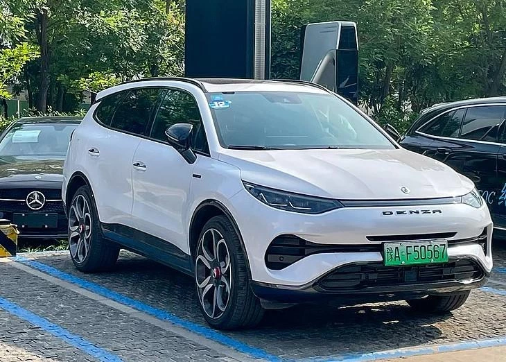 В России появился электрокроссовер Denza X стоимостью 5,5 млн рублей