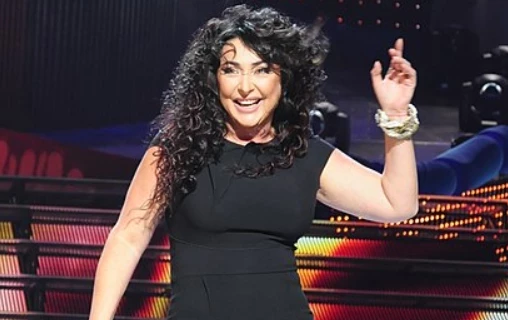 Лолиту Милявскую обрадовал подаренный фанатами набор инструментов для цветов