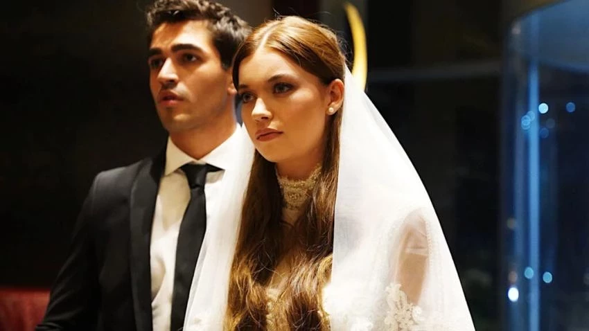 Появилась информация о концовке первого сезона турецкого сериала «Зимородок»