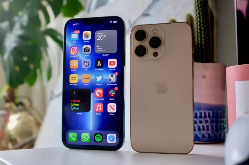 iPhone стали самыми продаваемыми устройствами на «Авито»