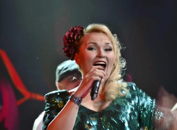 Надежда Ангарская после вторых родов не отказывается от помощи по уходу за сыном