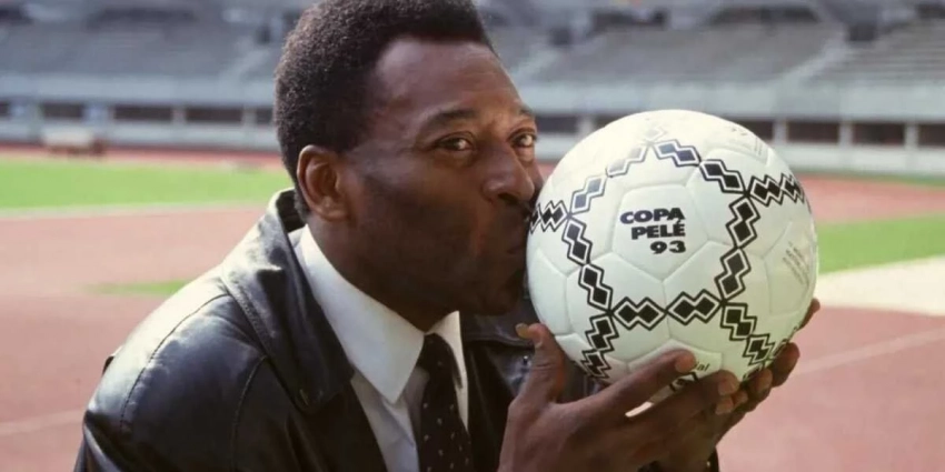 Звезда мирового футбола, бразилец Пеле, проиграл борьбу с раком: спортсмен успел попрощаться с семьей