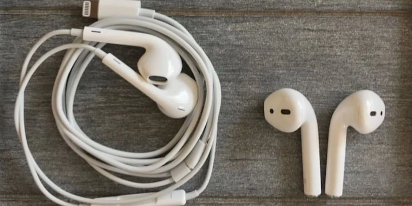 Чем беспроводные наушники лучше проводных?