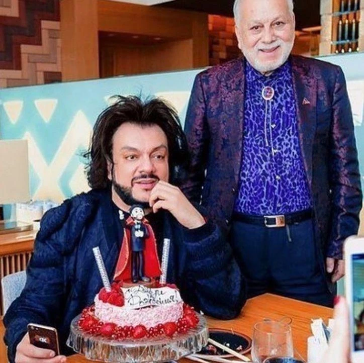 Сиделка Бедроса Киркорова Мельникова опровергла слухи о любовном романе с артистом