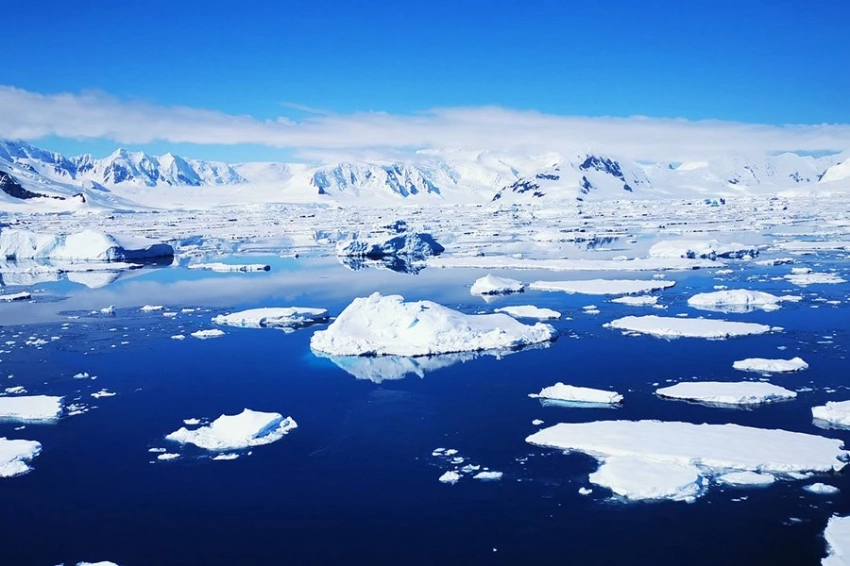 Истончение ледяных щитов может привести к резкому подъему подледниковых вод