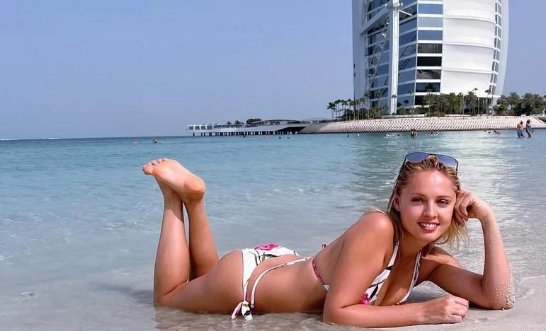 Звезда «Ранеток» Янина Студилина в бикини похвасталась точеной фигурой на отдыхе в Дубае