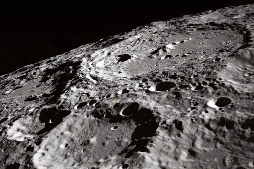 Некоторый лунный реголит лучше подходит для жизни за счет земли на Луне