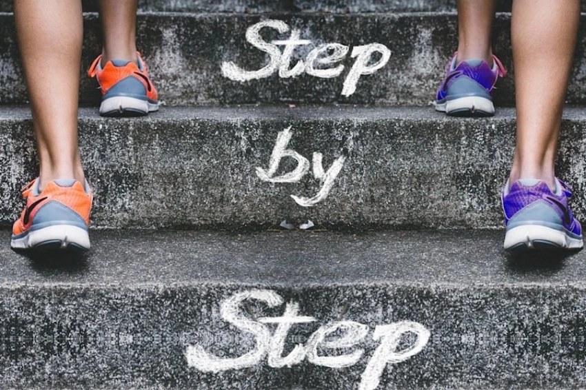 AJ: подъем, как минимум, по 50 ступенькам в день, укрепляет сердце