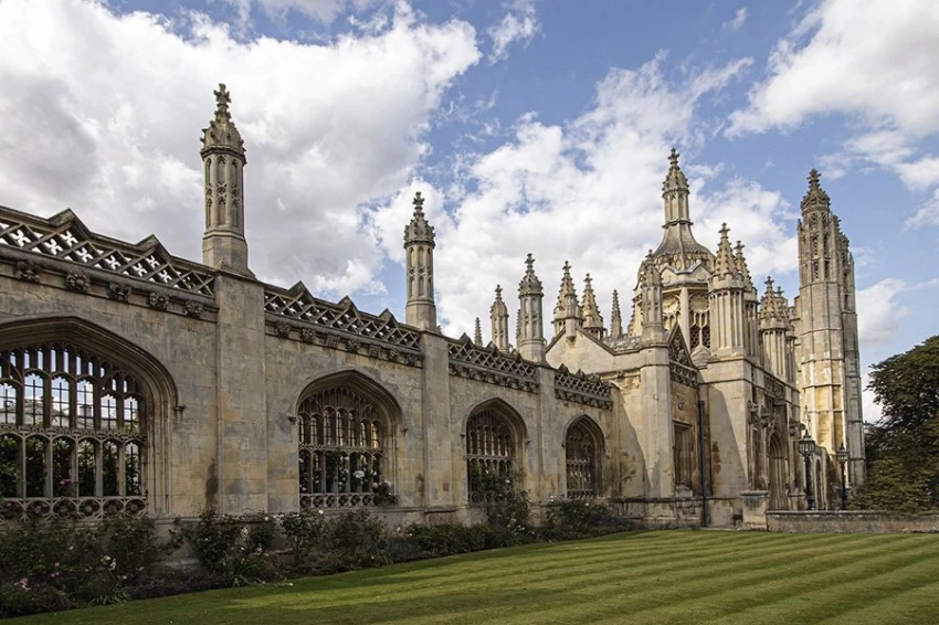 Археологи раскрывают истории жизни сотен людей из средневекового Кембриджа