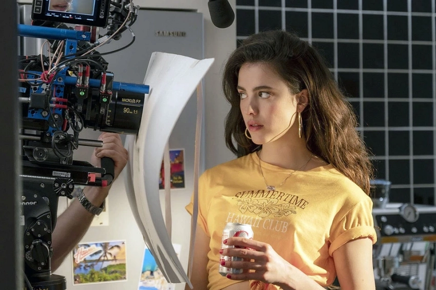 Лечилась год: актриса Маргарет Куолли испортила лицо на съемках фильма «Субстанция»