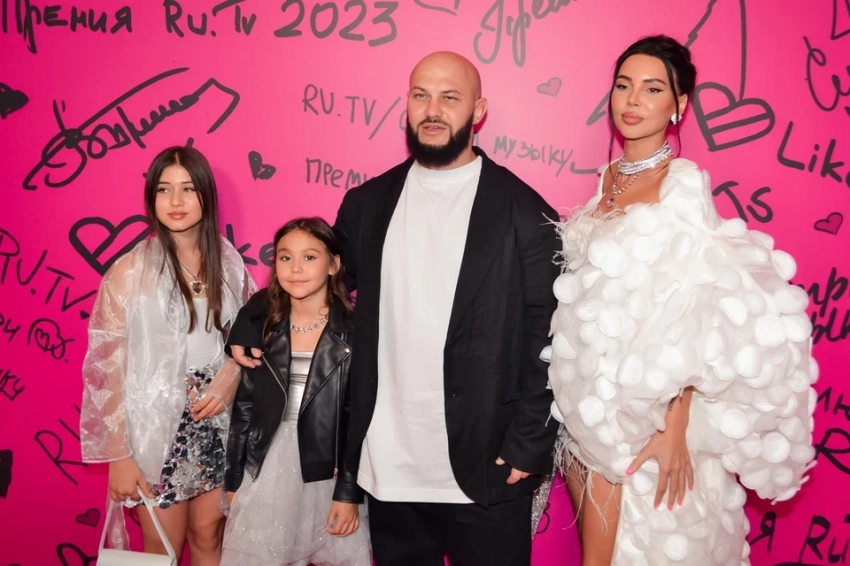 Самойлова предложила дочкам уехать в детдом: «Будет своя квартира в Москве»