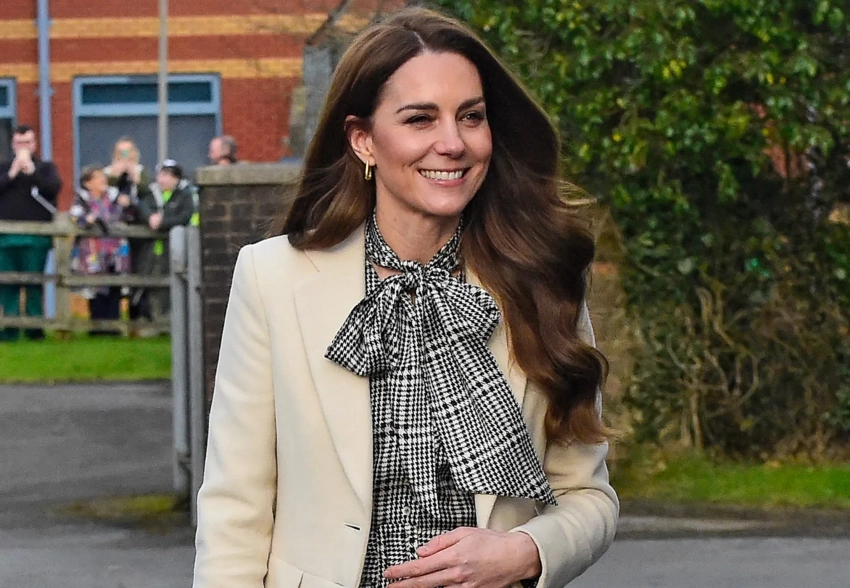 Кейт Миддлтон посетила швейную фабрику и детский хоспис