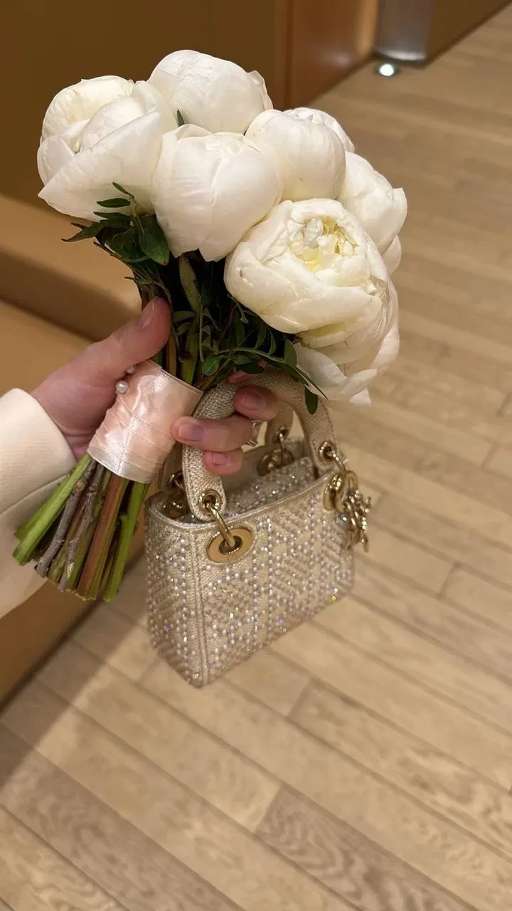 "Церемония в загсе стала сюрпризом". Анастасия Задорина рассказала, что вышла замуж за Кирилла Шамалова