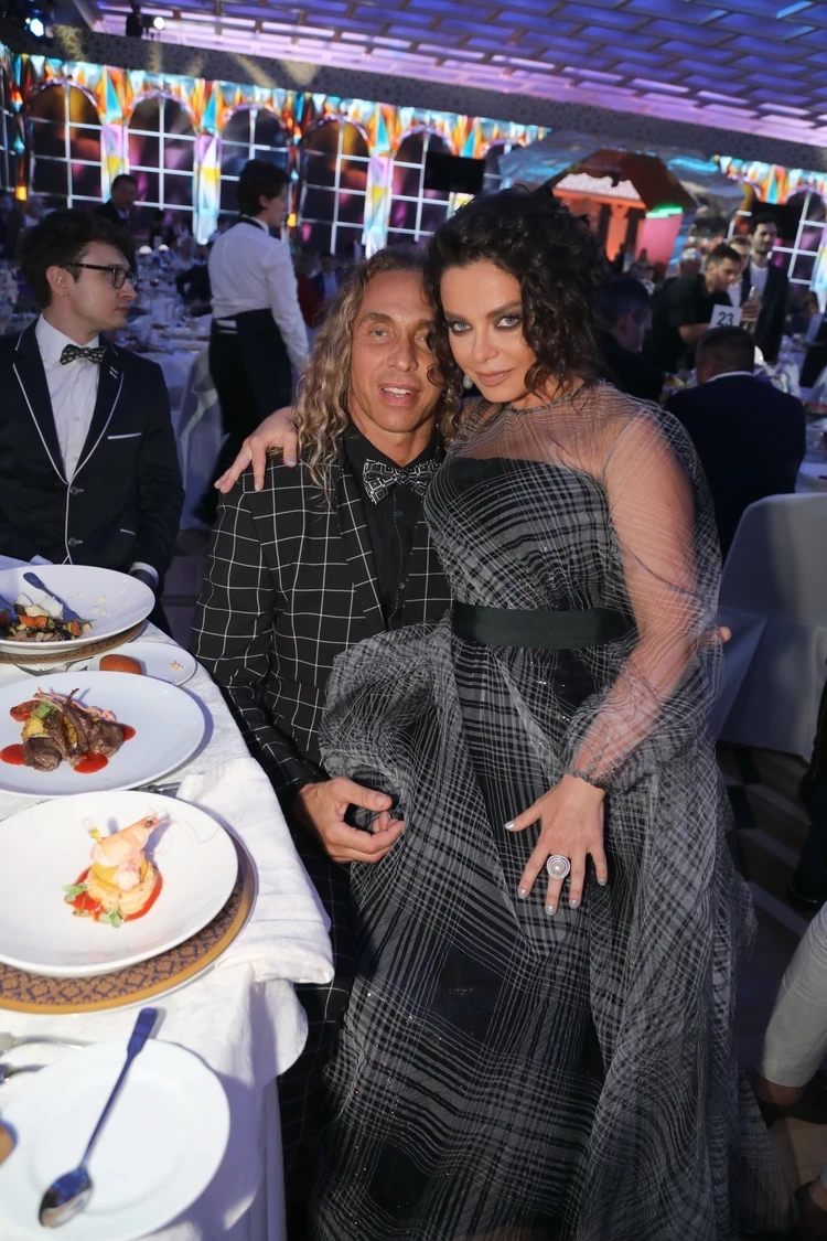 Наташа Королева бросила мужа и уехала из России: "Ей тяжело"